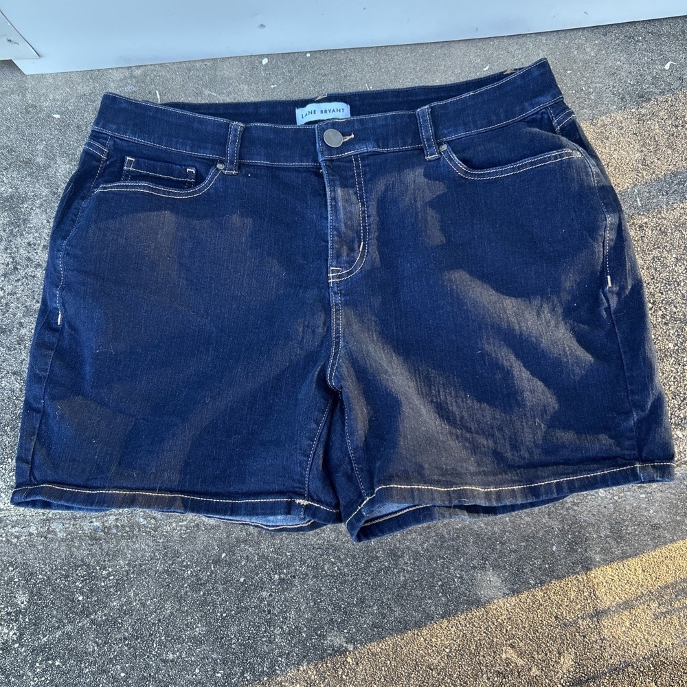 Lane Bryant Mid Rise Girlfriends Shorts Magic Flex Waist Blue Denim Size 16
